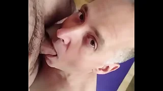 Masajista puto termina su trabajo con frigidity pija en frigidity boca